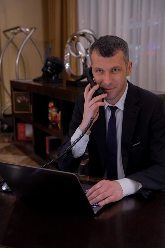 Лучший консьерж отеля – Житинский Александр Александрович, отель Континенталь – фото 5