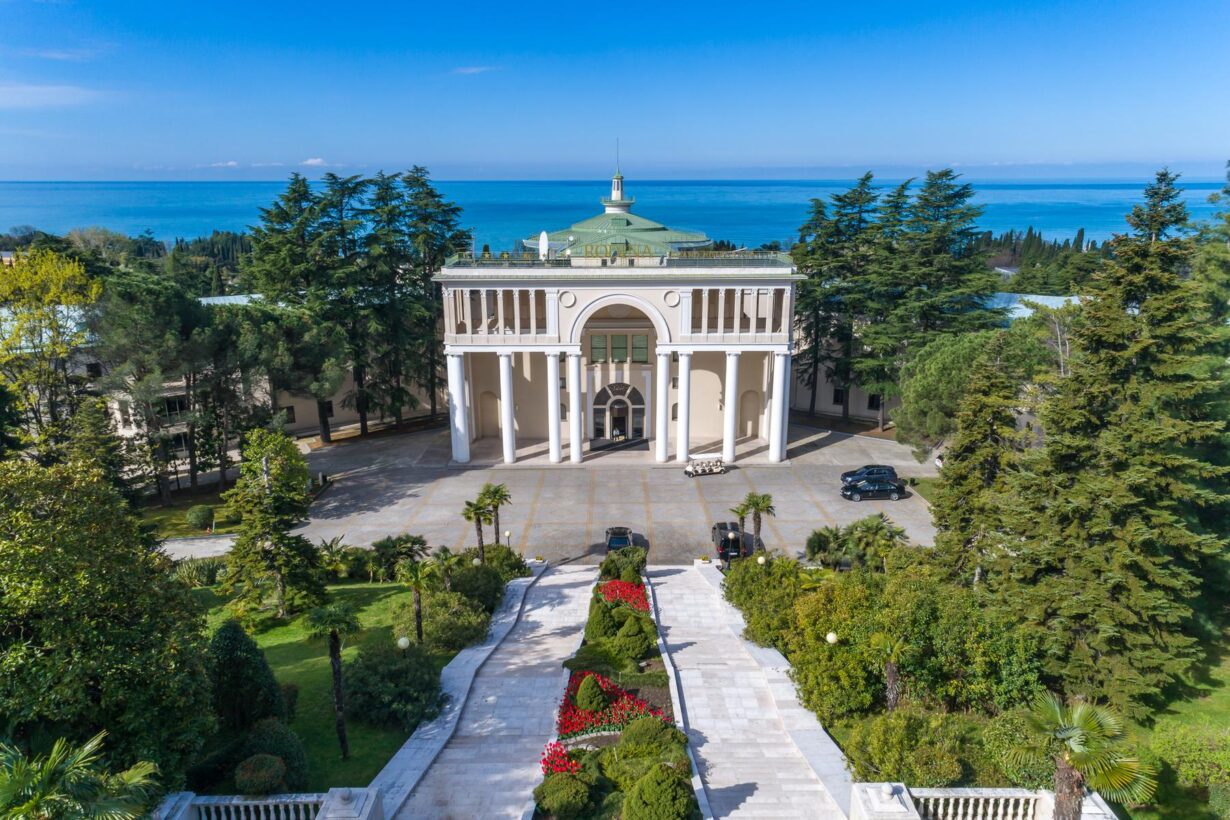 Лучший российский люксовый отель  – RODINA Grand Hotel & SPA Sochi 5* – фото 1
