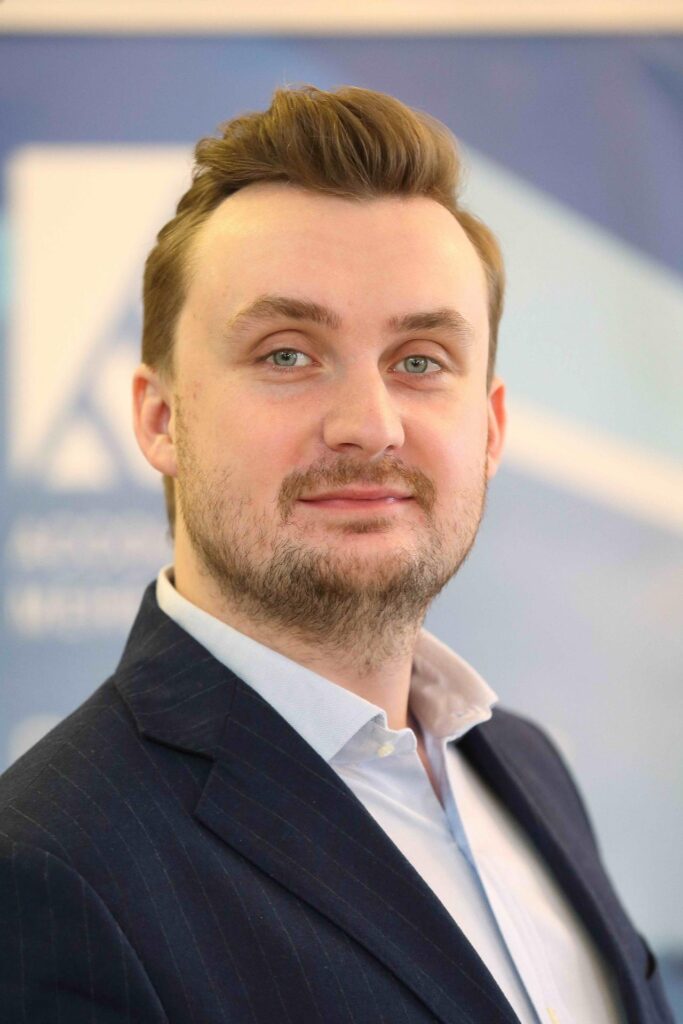 Шемякин Андрей Вадимович

Эксперт гостиничного бизнеса, предприниматель, PR практик, консультант по маркетинговым коммуникациям и выводу новых брендов на рынок, основатель PR и консалтинговой компании SEA Company
